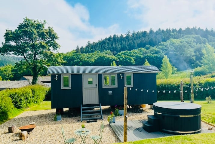 Luxury Shepherd Hut Dunster